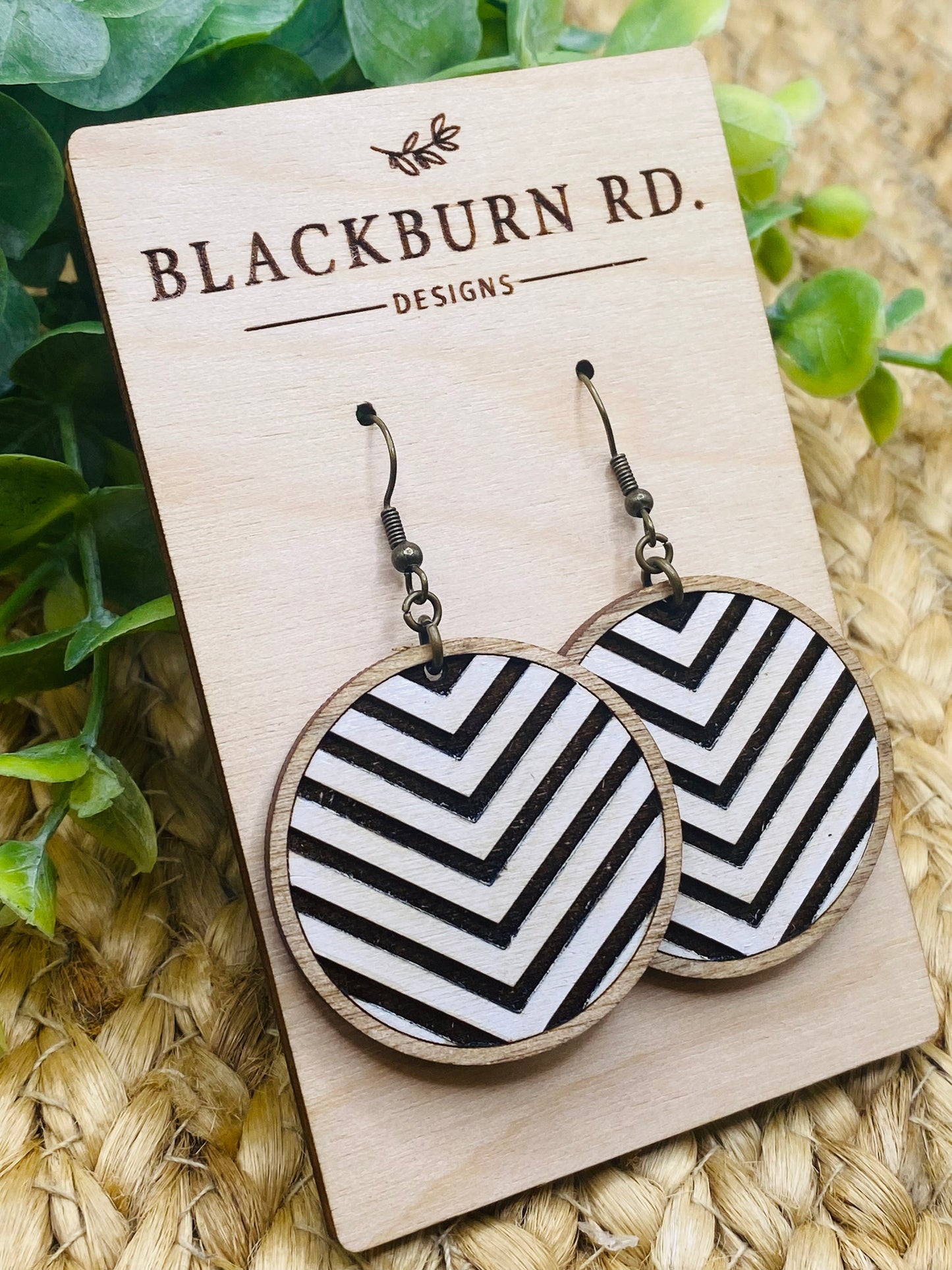 Pointed Stripe Engraved Round Dangles