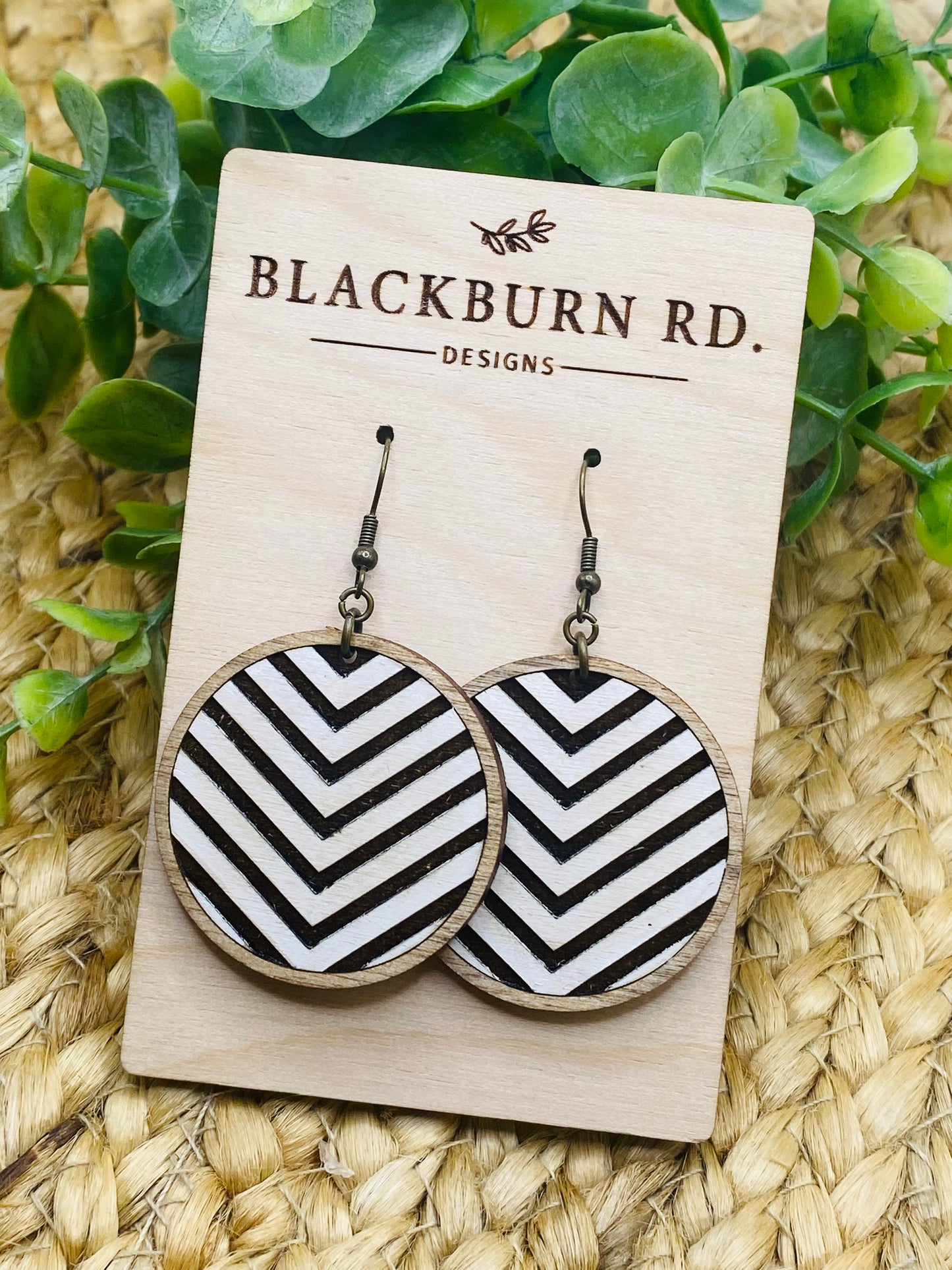 Pointed Stripe Engraved Round Dangles