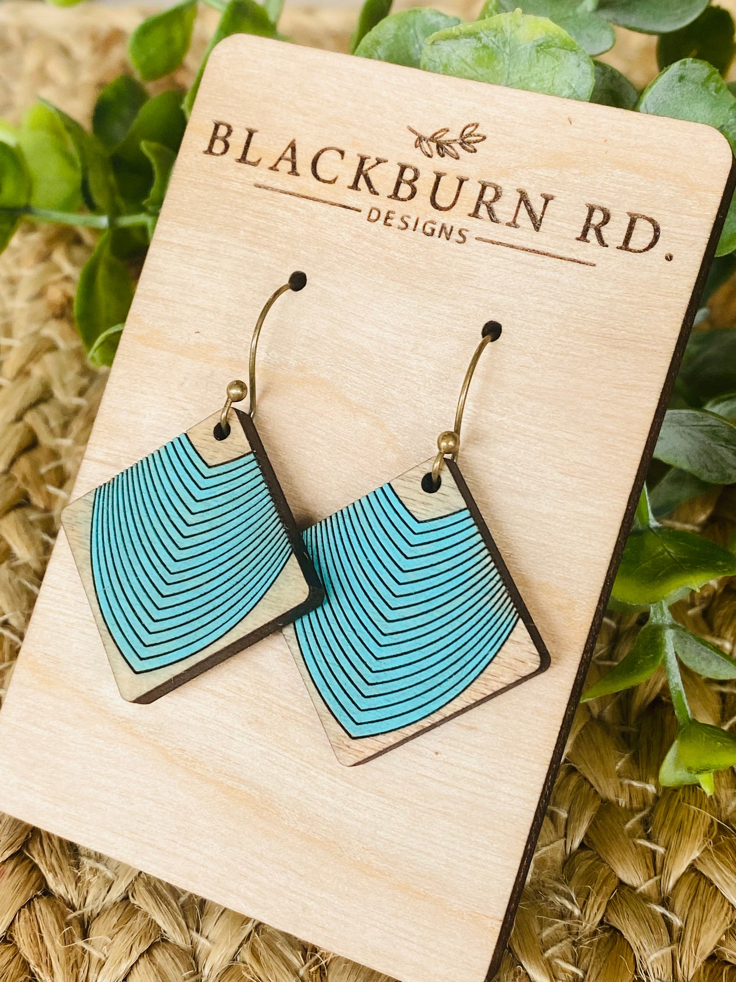 Rounded Square Arch Stripe Dangle Earrings